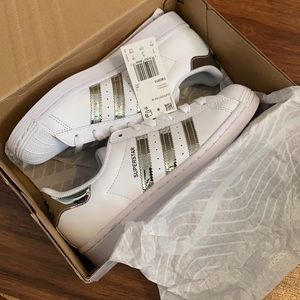 BRAND NEW adidas superstar
